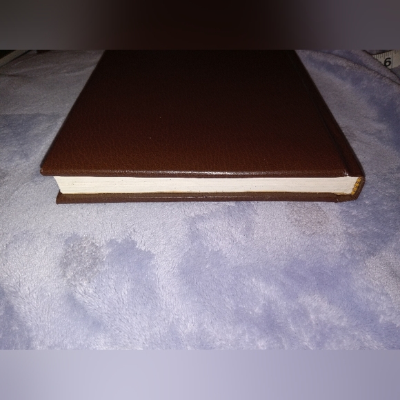 1981 Fuax Leather HardcoverThe Burning Hills by Louis L'Amour July 1981 Edition - Picture 9 of 12